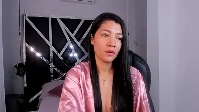 Snapshot of veronica_rodriiguez chatting on June 4, 2026, 7:31 pm veronica rodriiguez online show from June 4, 2026, 7:31 pm