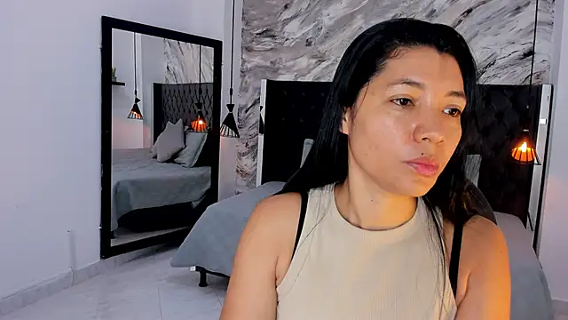 Snapshot of veronica_rodriiguez chatting on June 6, 2026, 1:05 pm veronica rodriiguez online show from June 6, 2026, 1:05 pm