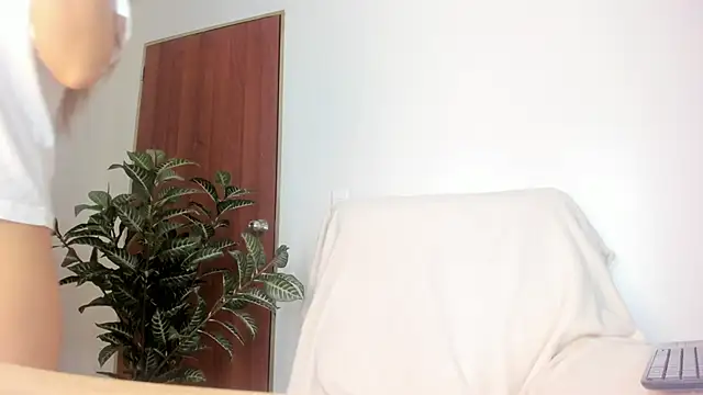 Snapshot of AbbyLancaster chatting on June 4, 2026, 6:58 pm AbbyLancaster online show from June 4, 2026, 6:58 pm