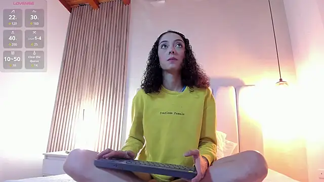 Curlywet online show from June 6, 2026, 7:51 pm