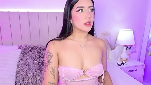 Snapshot of ChloeHall_ chatting on June 6, 2026, 3:00 am ChloeHall online show from June 6, 2026, 3:00 am