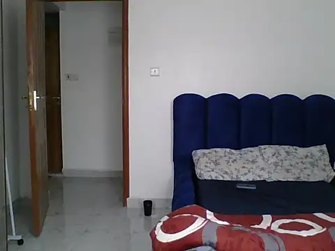 Snapshot of MissElsie21 chatting on June 6, 2026, 7:57 am MissElsie21 online show from June 6, 2026, 7:57 am