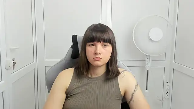 Snapshot of Vanilla_Vixen chatting on June 5, 2026, 12:55 pm Vanilla Vixen online show from June 5, 2026, 12:55 pm
