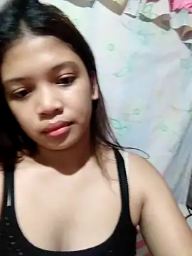 Snapshot of Cutie_Lily02 chatting on June 4, 2026, 5:24 am Cutie Lily02 online show from June 4, 2026, 5:24 am