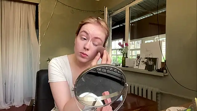 LollyAngel online show from June 9, 2026, 4:18 pm