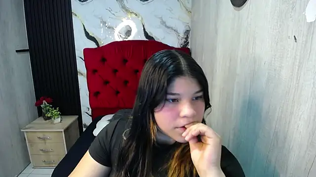 Snapshot of tiana_wolf chatting on June 6, 2026, 12:32 pm tiana wolf online show from June 6, 2026, 12:32 pm