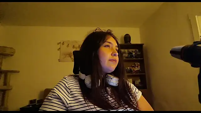 Snapshot of RosieBonbon chatting on June 4, 2026, 7:09 pm RosieBonbon online show from June 4, 2026, 7:09 pm