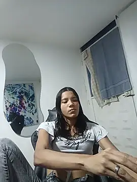 Snapshot of flaqui_linda chatting on June 11, 2026, 7:17 am flaqui linda online show from June 11, 2026, 7:17 am