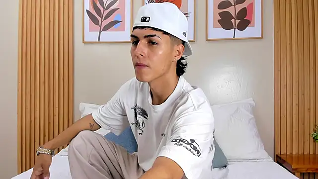 Axel Mendozaa online show from June 6, 2026, 9:08 pm