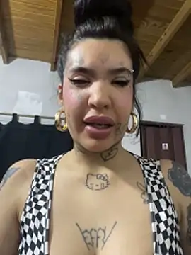 valenbaddie online show from June 10, 2026, 10:52 pm