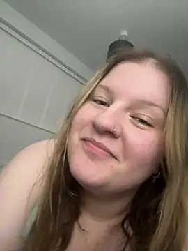 Snapshot of Curvy_Vanilla chatting on June 7, 2026, 9:29 pm Curvy Vanilla online show from June 7, 2026, 9:29 pm