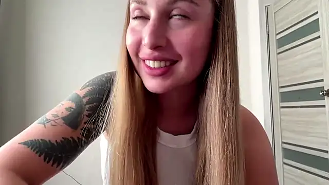 Snapshot of AliceIris chatting on June 10, 2026, 12:15 pm AliceIris online show from June 10, 2026, 12:15 pm