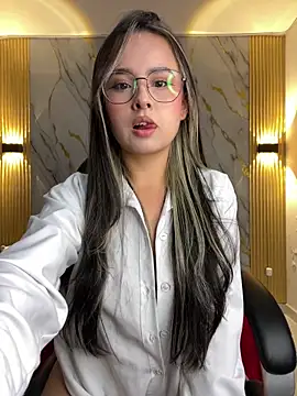 Snapshot of Tinakitten chatting on June 9, 2026, 11:44 am Tinakitten online show from June 9, 2026, 11:44 am