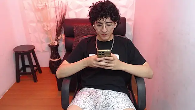 Elliot 23 online show from June 9, 2026, 11:22 am
