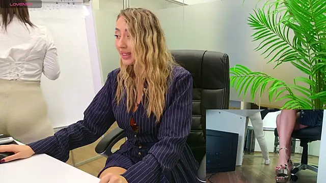 Snapshot of BabesGoWild chatting on January 22, 2025, 8:59 pm BabesGoWild online show from January 22, 2025, 8:59 pm