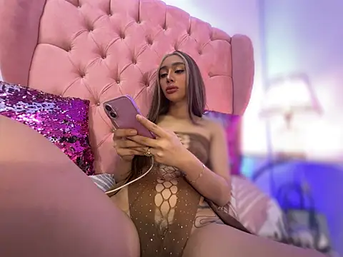 Sugar holly69 online show from June 8, 2026, 2:34 am