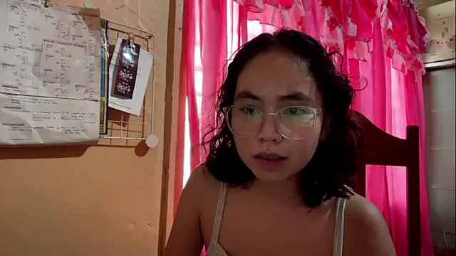 Snapshot of justhatsuse chatting on June 8, 2026, 4:57 am justhatsuse online show from June 8, 2026, 4:57 am