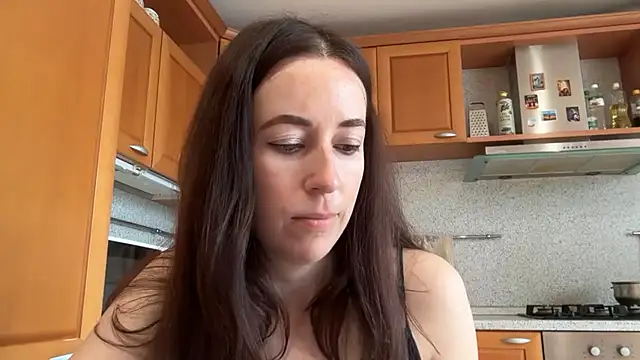 Flamingo Queen online show from June 9, 2026, 6:03 am