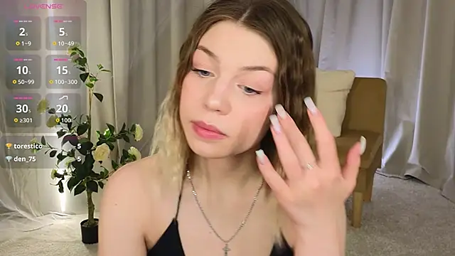 Snapshot of Aurora_Paradise chatting on June 10, 2026, 10:03 am Aurora Paradise online show from June 10, 2026, 10:03 am