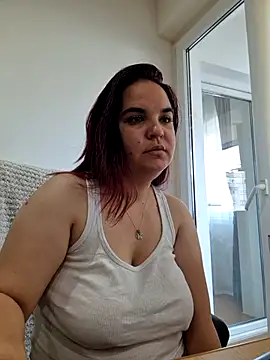 Snapshot of Ella_minnie chatting on June 9, 2026, 6:14 am Ella minnie online show from June 9, 2026, 6:14 am