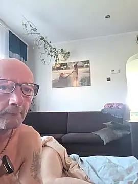 ewcia12 online show from June 13, 2026, 5:38 am