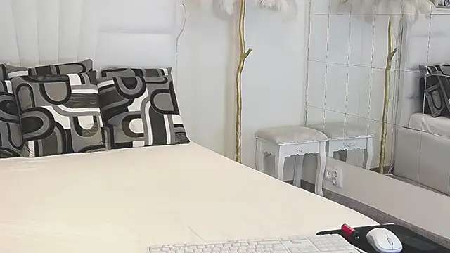 VanessaDee online show from June 10, 2026, 6:51 pm
