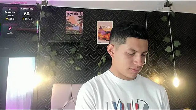 Snapshot of Tony_Zackk chatting on June 10, 2026, 12:04 pm Tony Zackk online show from June 10, 2026, 12:04 pm