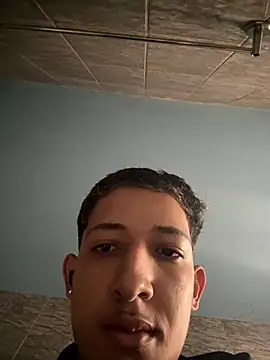 henr1ck23cm online show from June 9, 2026, 1:56 pm
