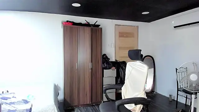 SultryKaye online show from June 11, 2026, 12:54 am