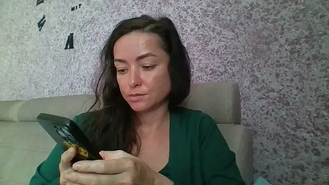 Mia Salamanka online show from June 20, 2026, 6:16 am