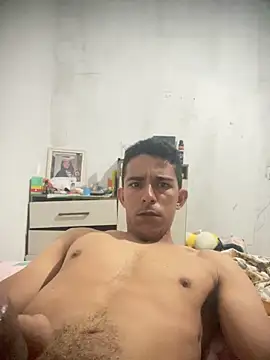 Snapshot of Ricarlosx chatting on June 20, 2026, 11:24 am Ricarlosx online show from June 20, 2026, 11:24 am