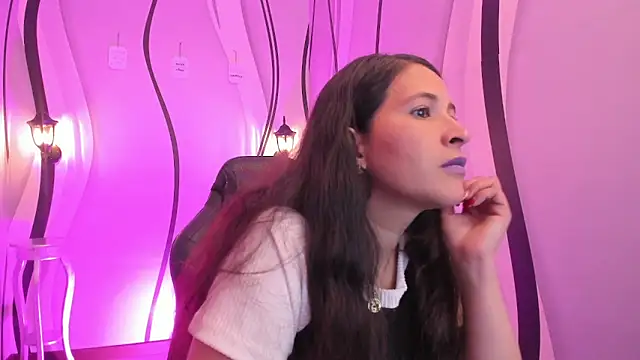 Snapshot of CaroRiver1 chatting on June 18, 2026, 12:31 pm CaroRiver1 online show from June 18, 2026, 12:31 pm