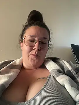 curvymayaxo online show from June 10, 2026, 6:51 pm