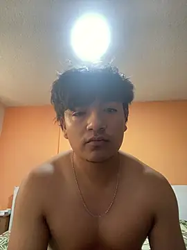 Snapshot of domcri chatting on June 9, 2026, 10:54 pm domcri online show from June 9, 2026, 10:54 pm