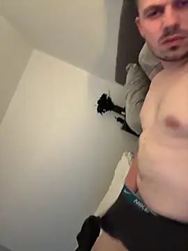 gayboylevin online show from June 10, 2026, 7:24 pm
