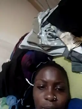 Snapshot of lenzy_babie chatting on June 10, 2026, 4:06 pm lenzy babie online show from June 10, 2026, 4:06 pm