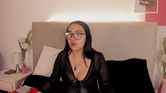 Snapshot of SariBm chatting on June 16, 2026, 7:16 pm SariBm online show from June 16, 2026, 7:16 pm