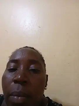 Miapound240 online show from June 14, 2026, 11:56 am