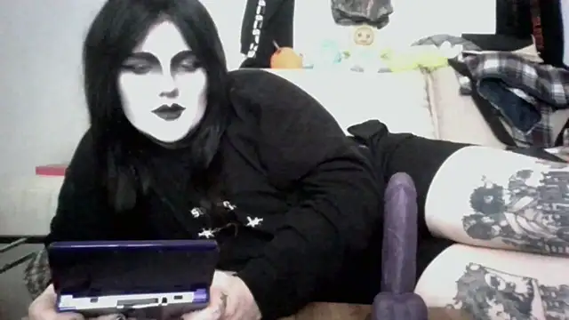 sundaygoth online show from June 18, 2026, 2:10 pm