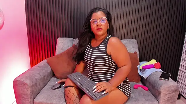 Mommy Big Ass online show from June 16, 2026, 8:55 pm