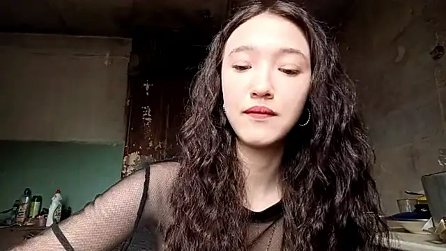 TranquilityPleasure online show from June 17, 2026, 2:14 am