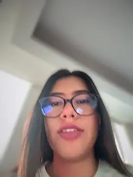 Saracalderon online show from June 16, 2026, 11:57 am