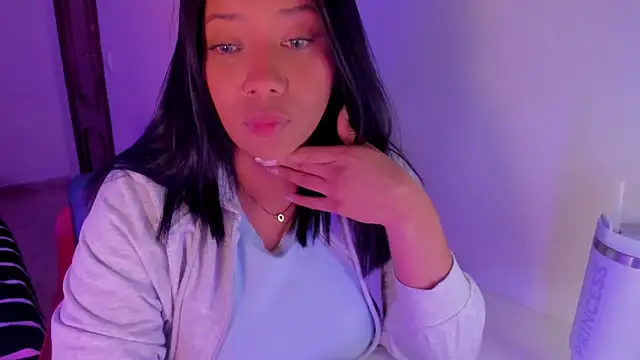 NicolePasqualott online show from March 12, 2026, 9:43 pm