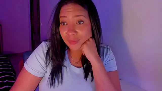 NicolePasqualott online show from April 15, 2026, 8:31 pm