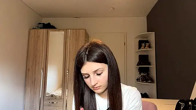 SpanishRooter online show from June 14, 2026, 5:37 pm