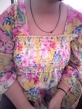 Snapshot of Riya_Beauty chatting on June 22, 2026, 5:48 am Riya Beauty online show from June 22, 2026, 5:48 am