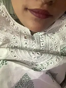 5336Preetkaur873 online show from June 18, 2026, 9:14 am