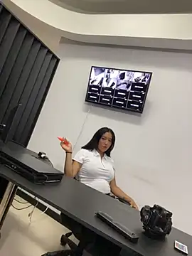 Julieta Vegaax online show from June 19, 2026, 3:11 am
