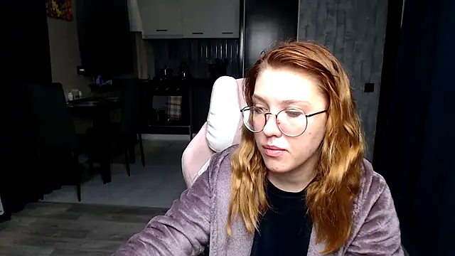 Reginasmilee online show from November 3, 2025, 2:24 am