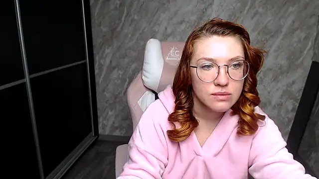 Reginasmilee online show from March 3, 2026, 1:56 am